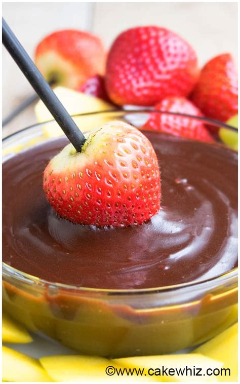 Easy Chocolate Fondue Recipe - CakeWhiz