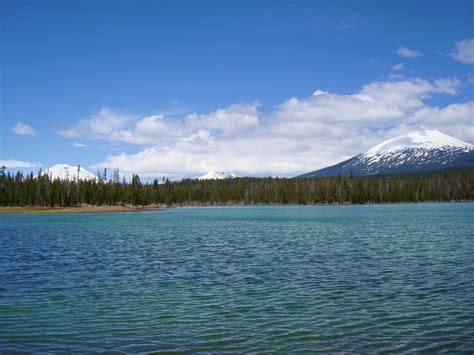 File:Lava Lake (Oregon).jpg - Wikimedia Commons