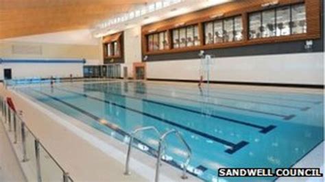 New £9m leisure centre opens in Tipton - BBC News