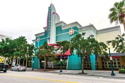 Regal Hollywood 20 Renews Lease at Main Plaza | Sarasota Magazine