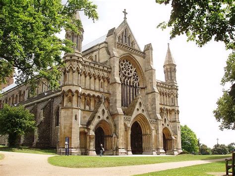 St. Albans cathedral- UK Beautiful Places To Live, Best Places To Live, Great Places, Places To ...