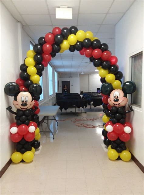 Mickey mouse balloon arch| mickey mouse sculpture | Balloon decorations, Mickey mouse balloons ...