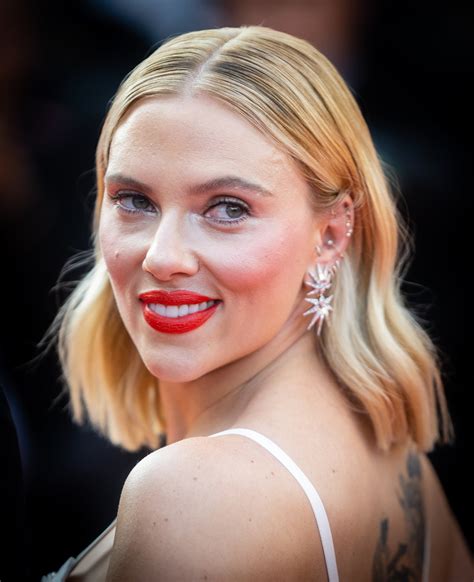 Scarlett Johansson’s Blunt Lob Is The Perfect Summer Style | British Vogue