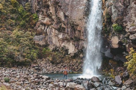 Hiking Taranaki Falls in Tongariro National Park, New Zealand | Jana Meerman