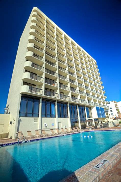 Booking.com: Holiday Inn Express & Suites Oceanfront Daytona Beach ...