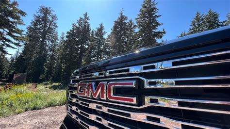 Review: The GMC Canyon Denali handles both off-roading driving and valet parking with style ...