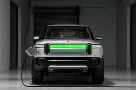 2020 Rivian R1T Pickup | Top Speed