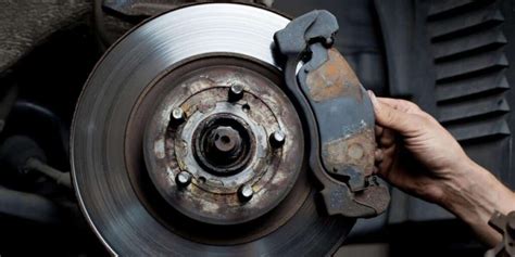 Common signs that your brake calipers are bad or stuck - Uchanics: Auto Repair