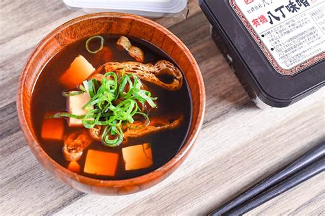 Red Miso Soup with Tofu and Seaweed (Akadashi) - Sudachi Recipes