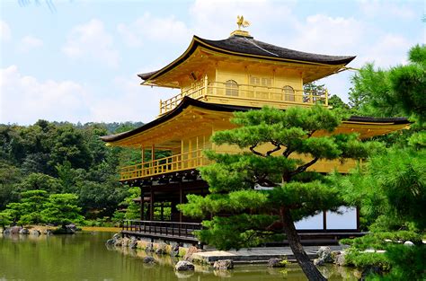 Kuil Paviliun Emas Di Kyoto Jepang