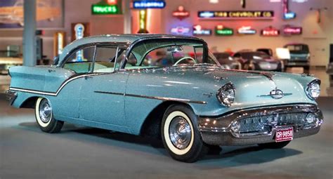 Oldsmobile Super 88 (1957) | EN.WHEELZ.ME