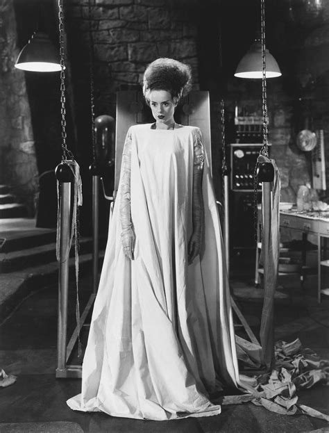 Elsa Lanchester in Bride of Frankenstein (1935) | Bride of frankenstein costume, Frankenstein ...