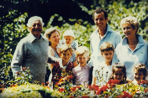 Gianni Agnelli and Marella Agnelli with family at Villar Perosa. Photo ...