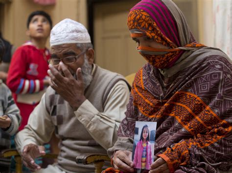 Pakistan Executes 'Serial Killer' Who Raped And Murdered 7-Year-Old ...