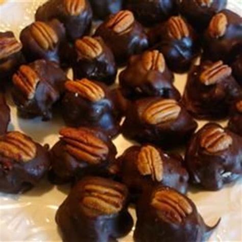 Kentucky Bourbon Balls - Yum Taste