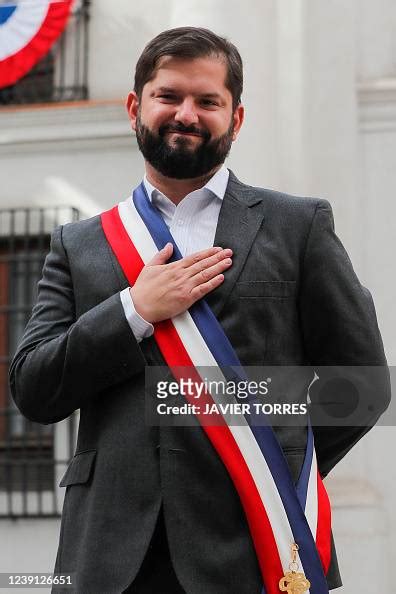 Chilean President Gabriel Boric poses at La Moneda presidential... News ...