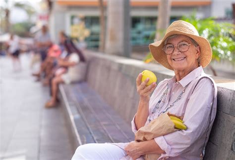 Home Care Assistance: Healthy Meals Seniors Can Eat on the Go