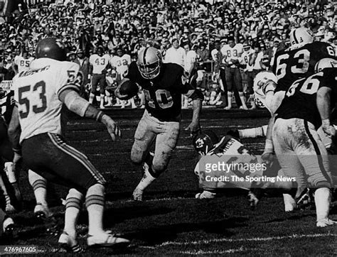 61 Oakland Raiders Pete Banaszak Photos & High Res Pictures - Getty Images