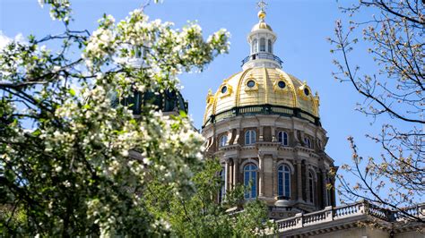 Which Iowa Legislature bills passed and failed in the 2024 session?