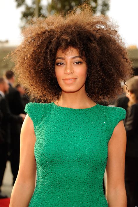 Solange Knowles Grammys Dress 2013: Singer Wears High-Slit Green Gown And Awesome Afro (PHOTOS)