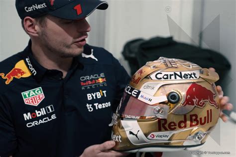 Verstappen spreads the gold on new end-of-season lid