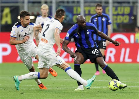 Inter secure top four finish after 3-2 win against Atalanta | Reuters