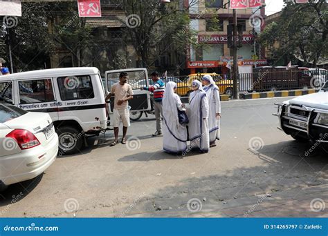 Sister of Missionaries of Charity at the Streets of Kolkata Editorial ...