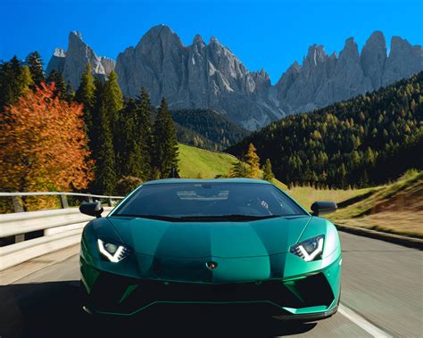 Download 4k Lamborghini Bluish Green Color Wallpaper | Wallpapers.com