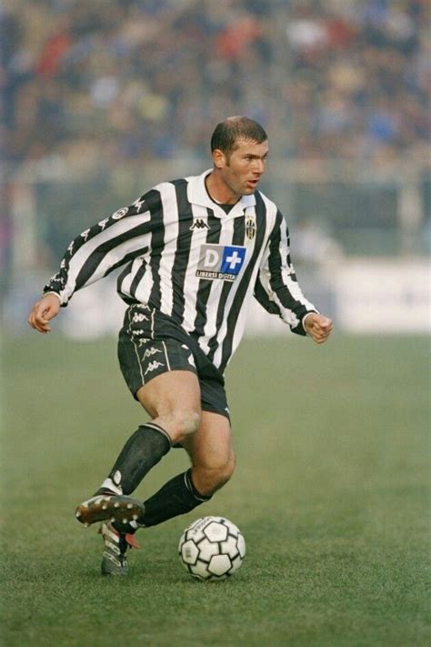 Zinedine Zidane Juventus | Giocatori di calcio, Calcio, Calciatori