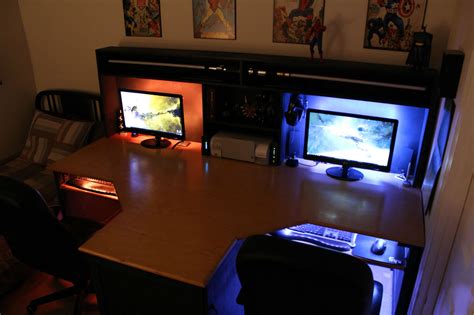 Cool Computer Setups and Gaming Setups | Video game rooms, Gaming room setup, Diy computer desk