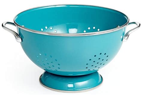 Colander, Strainer: When To Use A Colander, Strainer or Chinois