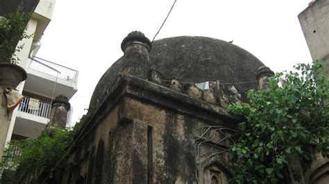 Chasing History: unknown monument in munirka village