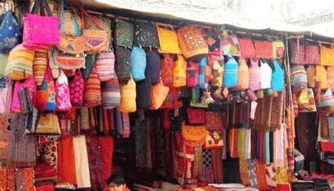 5 Best Markets for Shopping in Jaipur, Rajasthan - lifeberrys.com