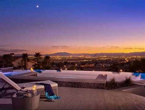 Airbnb Las Vegas | Goop