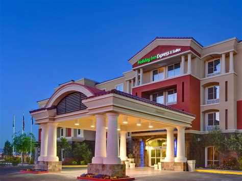 Affordable Hotel In Spring Valley NV| Holiday Inn Express & Suites Las ...