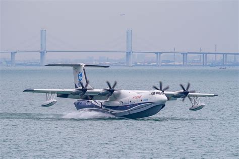 China Successfully Test-Runs World’s Largest Amphibious Aircraft