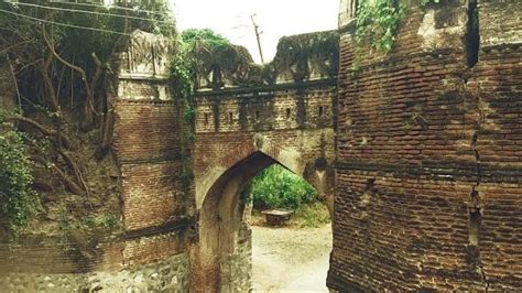 Parola Fort | Jalgaon - What to Expect | Timings | Tips - Trip Ideas by MakeMyTrip