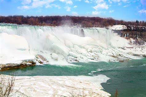 Winter in Niagara Falls - 20 Ways To Experience Niagara Falls In Winter - Adventure Family ...