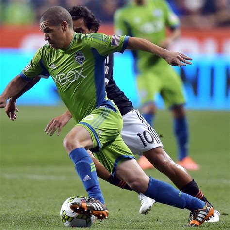 Top 10 Defensive Midfielders of the 2014 MLS Season | News, Scores, Highlights, Stats, and ...