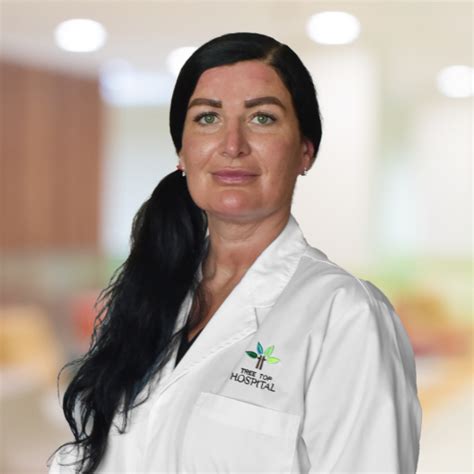 Tree Top Hospital Maldives - Meet Dr. Lenka Cervenova