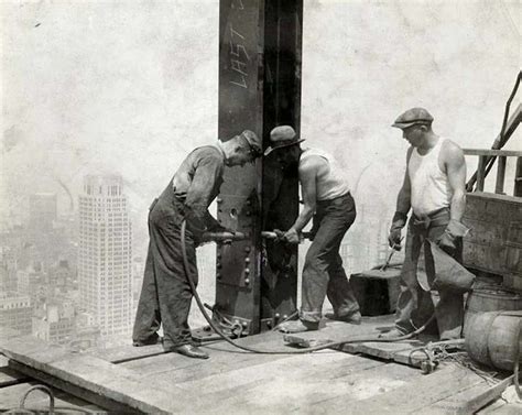 The daredevil sky boys who built the Empire State Building, 1930-1931 - Rare Historical Photos