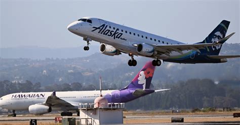 Alaska Airlines comprará a su rival Hawaiian Airlines por $1,900 millones