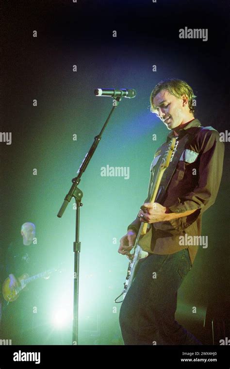 Gavin rossdale bush band hi-res stock photography and images - Alamy