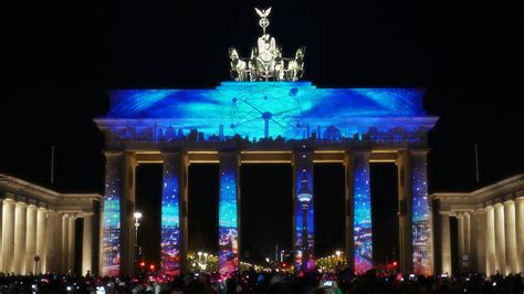 1st Berlin Festival of Lights Award - Intro Mapping at the Brandenburg ...