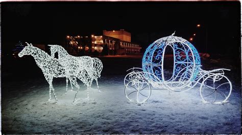 무료 이미지 : 겨울, 눈, 밤, 빛, 지역, 크리스마스 조명, 얼음, 포유류 같은 말, 크리스마스 장식, 이륜 전차, 어둠 ...
