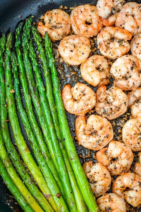 Shrimp and Asparagus with Garlic Butter - Sum of Yum