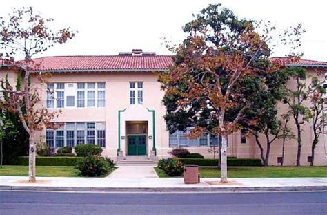 Brentwood Elementary School - Find Alumni, Yearbooks & Reunion Plans - Classmates