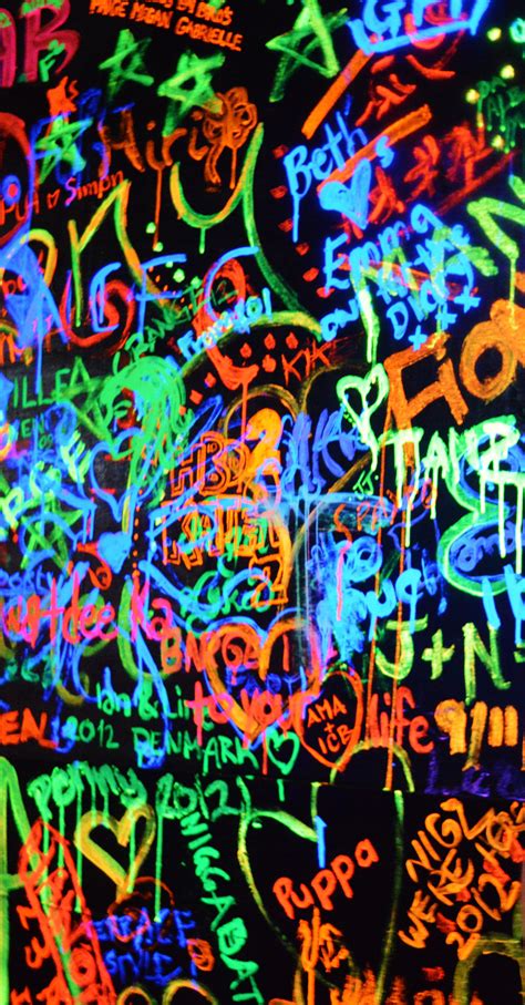 Trippy Graffiti Wallpaper