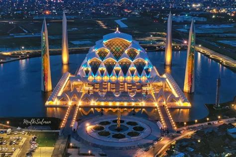 Keistimewaan dan Kemegahan Masjid Al Jabbar Bandung, yang Dirancang Ridwan Kamil Menggunakan ...