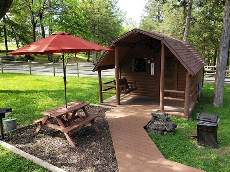 Branson Missouri Camping Cabins and Deluxe Cabin at Musicland Kampground